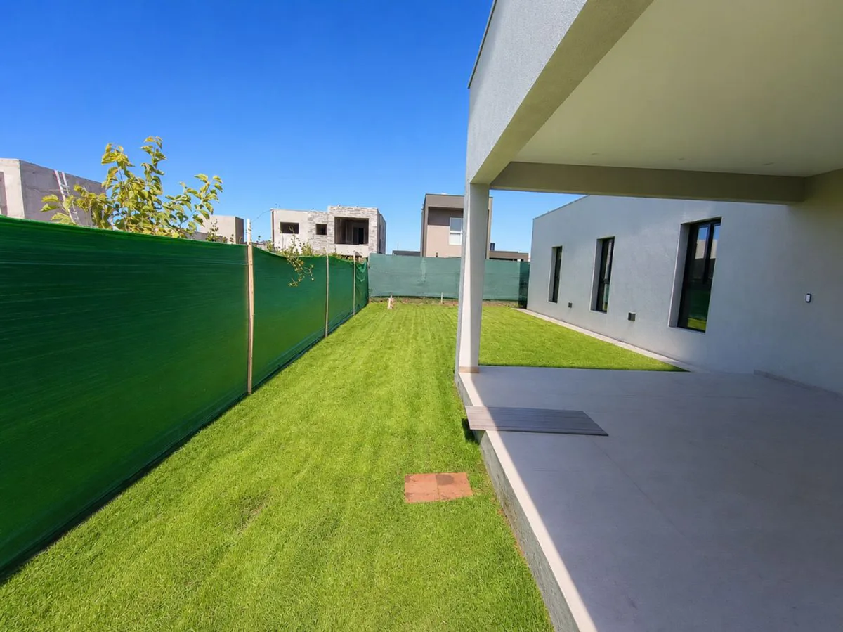 VENTA CASA A ESTRENAR B° TIERRAS ALTAS, CARRODILLA foto 2