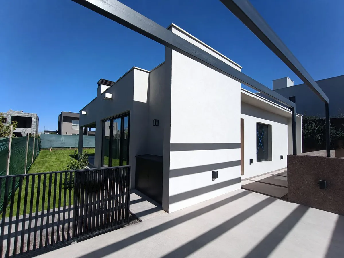 VENTA CASA A ESTRENAR B° TIERRAS ALTAS, CARRODILLA foto 4