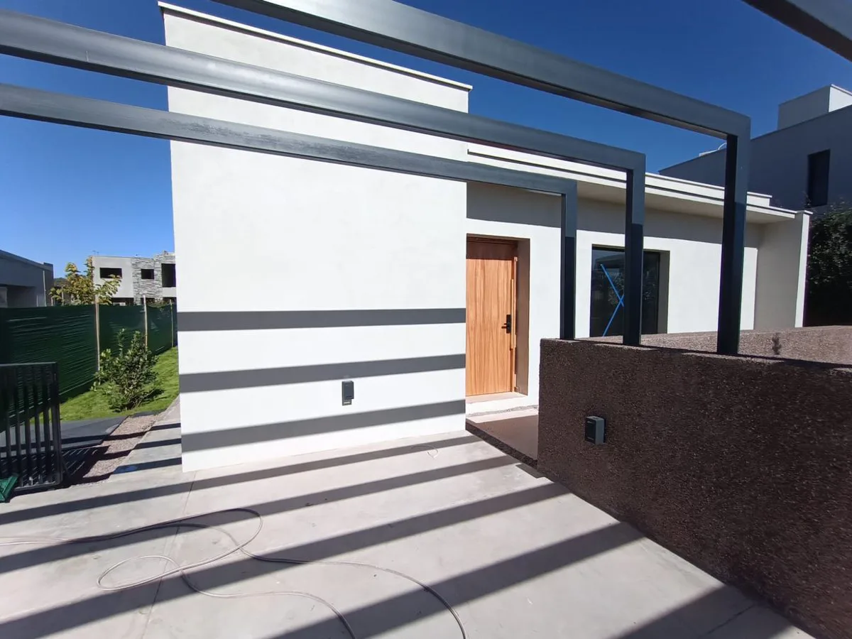 VENTA CASA A ESTRENAR B° TIERRAS ALTAS, CARRODILLA foto 5