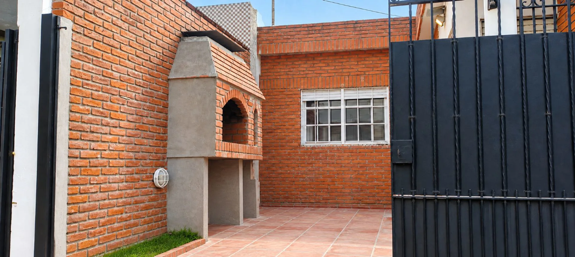 Venta PH 2 ambientes Villa Ballester con cochera foto 2