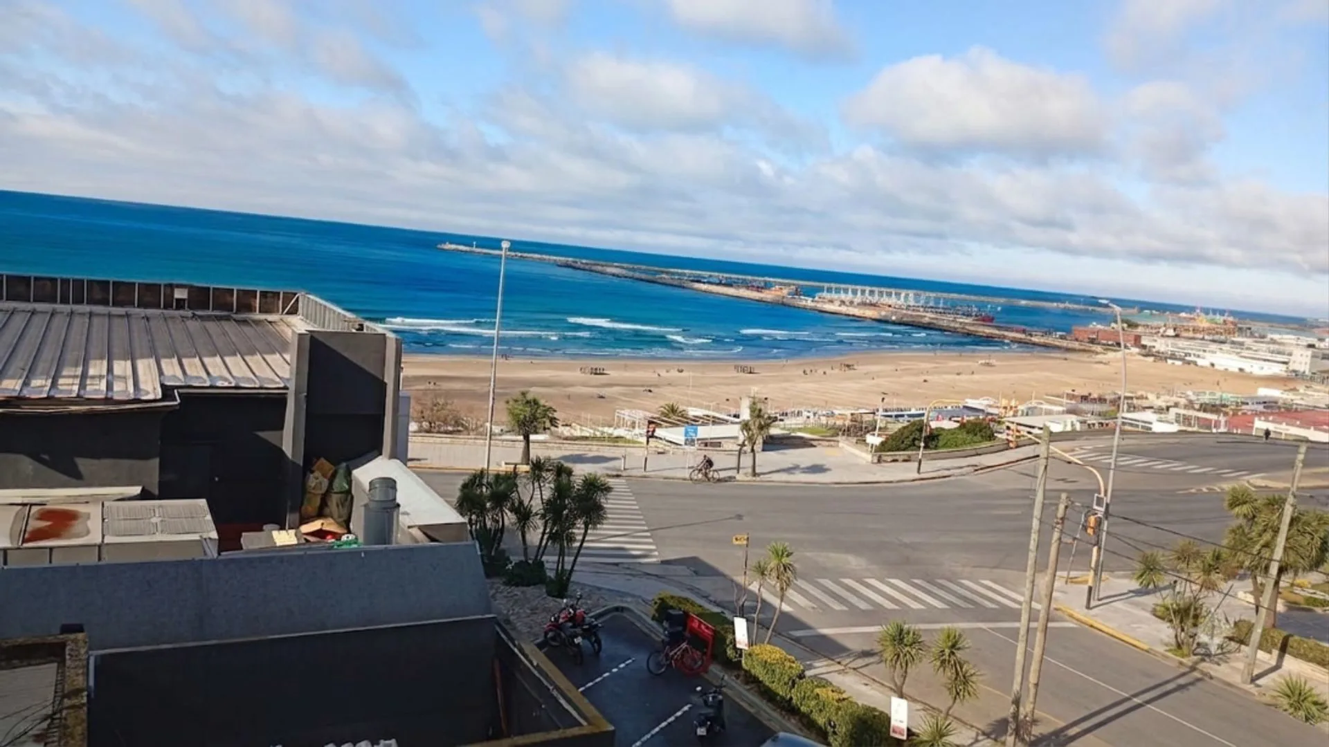 DEPARTAMENTO EN VENTA VISTA AL MAR - PLAYA GRANDE foto 2