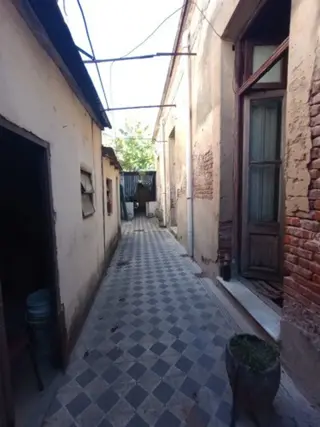 Venta casa en  lote de propio  9x40. Refaccionar foto 4