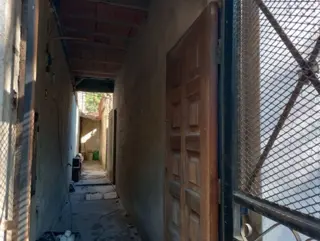 Venta casa en  lote de propio  9x40. Refaccionar foto 5