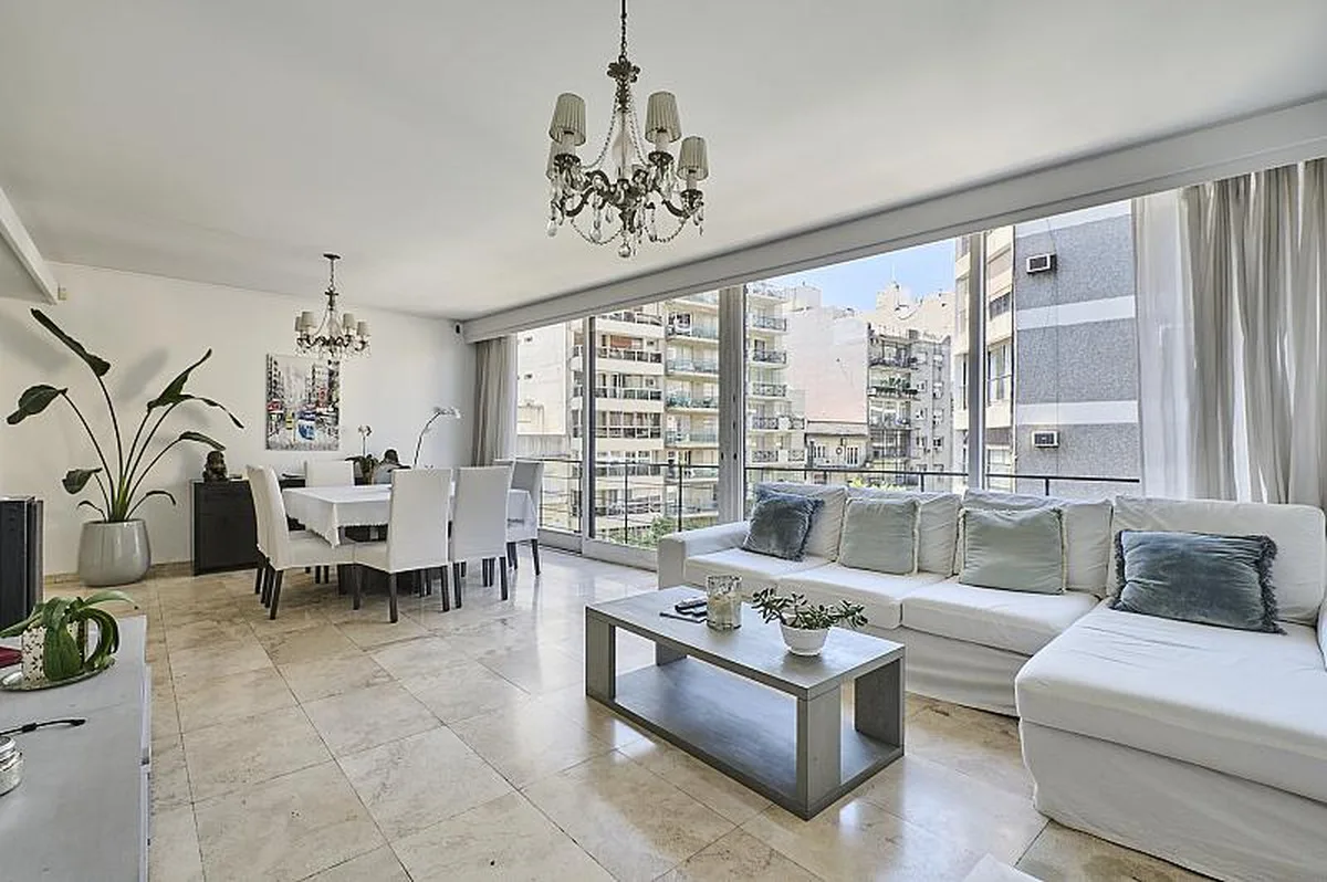 Pueyrredon Av. 2300