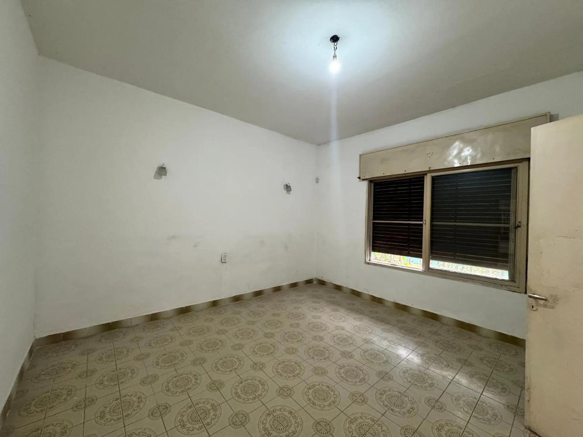VENTA CASA CON GRAN TERRENO foto 3