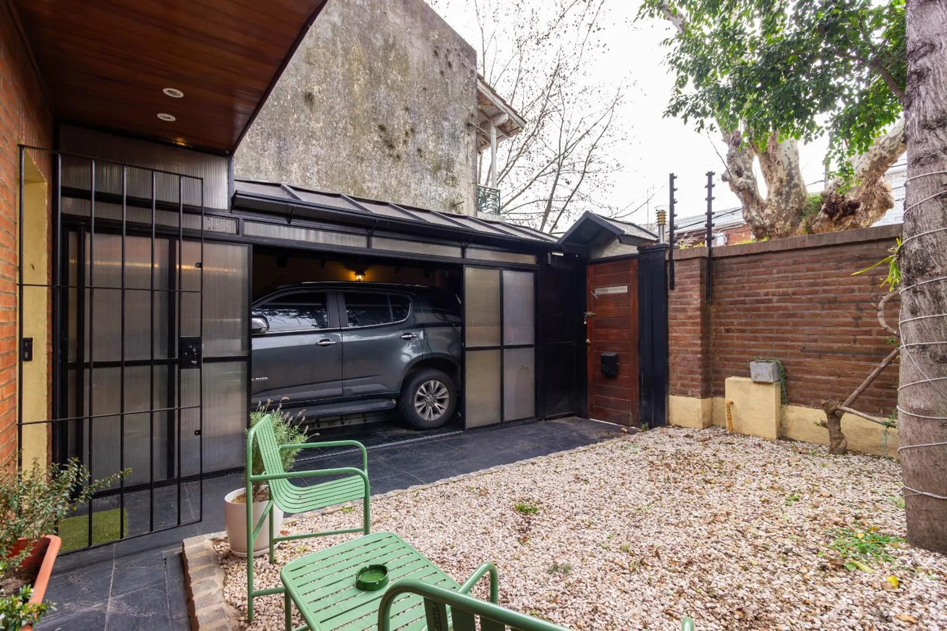 Venta Casa con doble cochera cubierta — Olivos foto 3