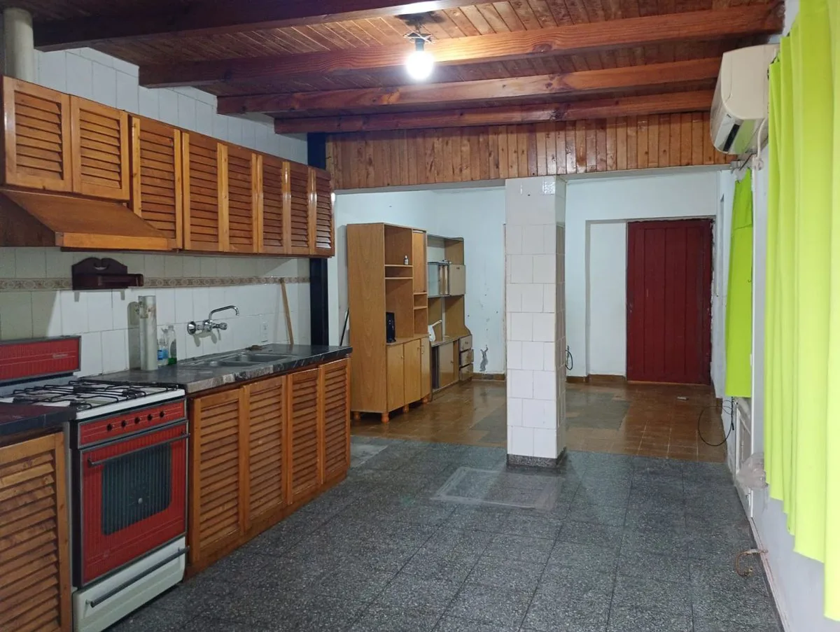 Venta de casa con cochera Godoy Cruz foto 5
