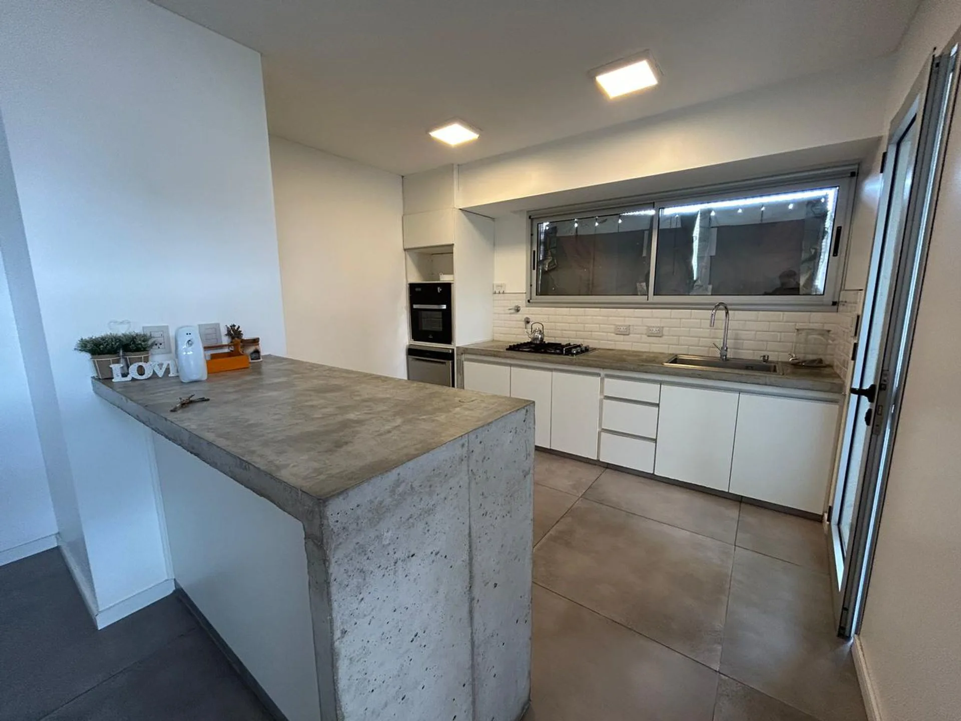 VENTA CASA 5 DORMITORIOS CON PILETA foto 5