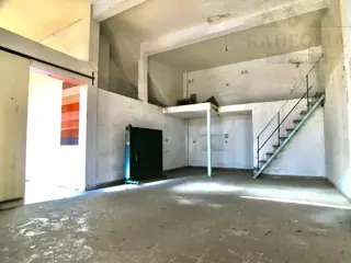 Local Comercial con doble persiana ubicado en esquina- Burzaco foto 4