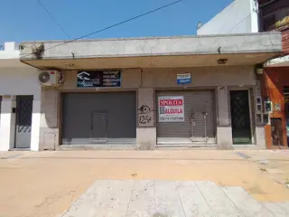 LOCAL DE 3 X 6 mts EN EXCELENTE ZONA COMERCIAL CON BAÑO Y CORTINA METÁLICA. foto 5