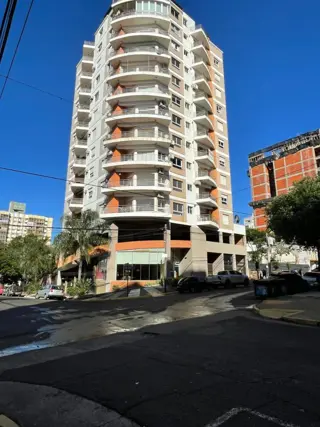 Departamento de categoria vista al rio foto 1