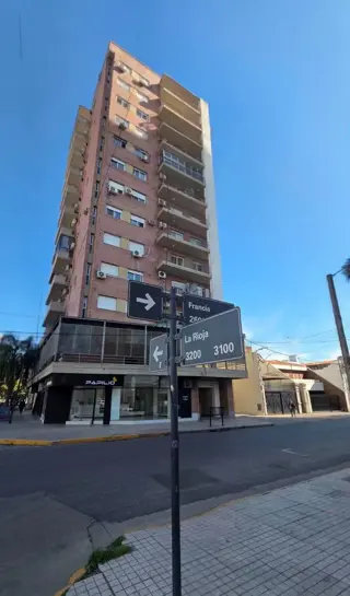 DEPARTAMENTO EN MACROCENTRO C/COCHERA EN ALQUILER foto 1