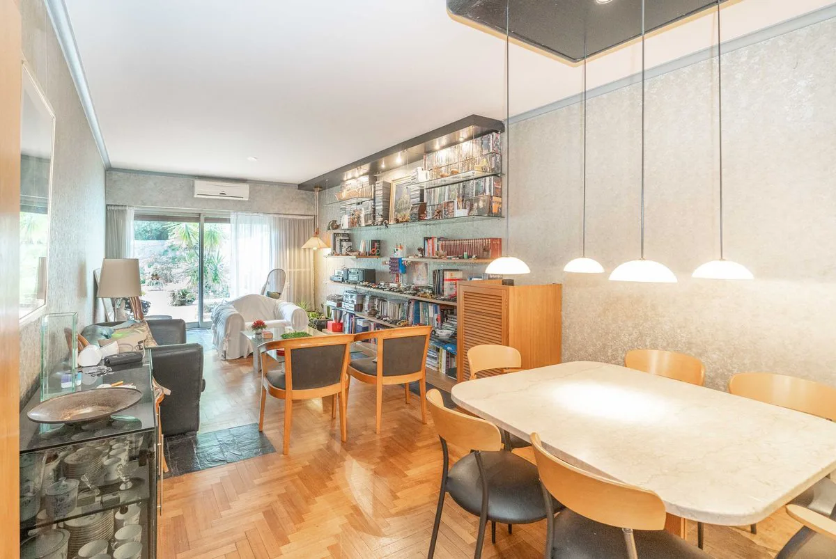 Venta de 3 ambientes + depencia + terraza propia! foto 2