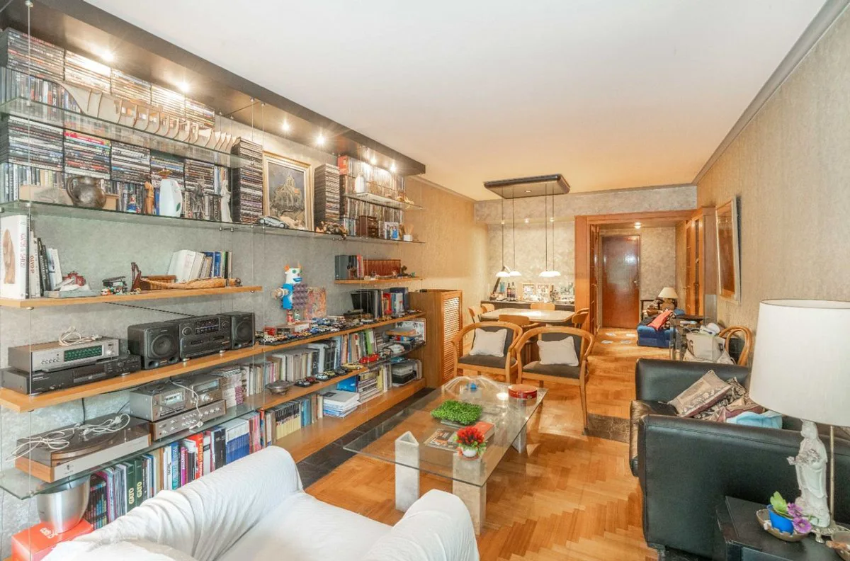 Venta de 3 ambientes + depencia + terraza propia! foto 4