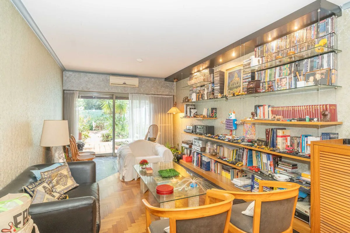 Venta de 3 ambientes + depencia + terraza propia! foto 5