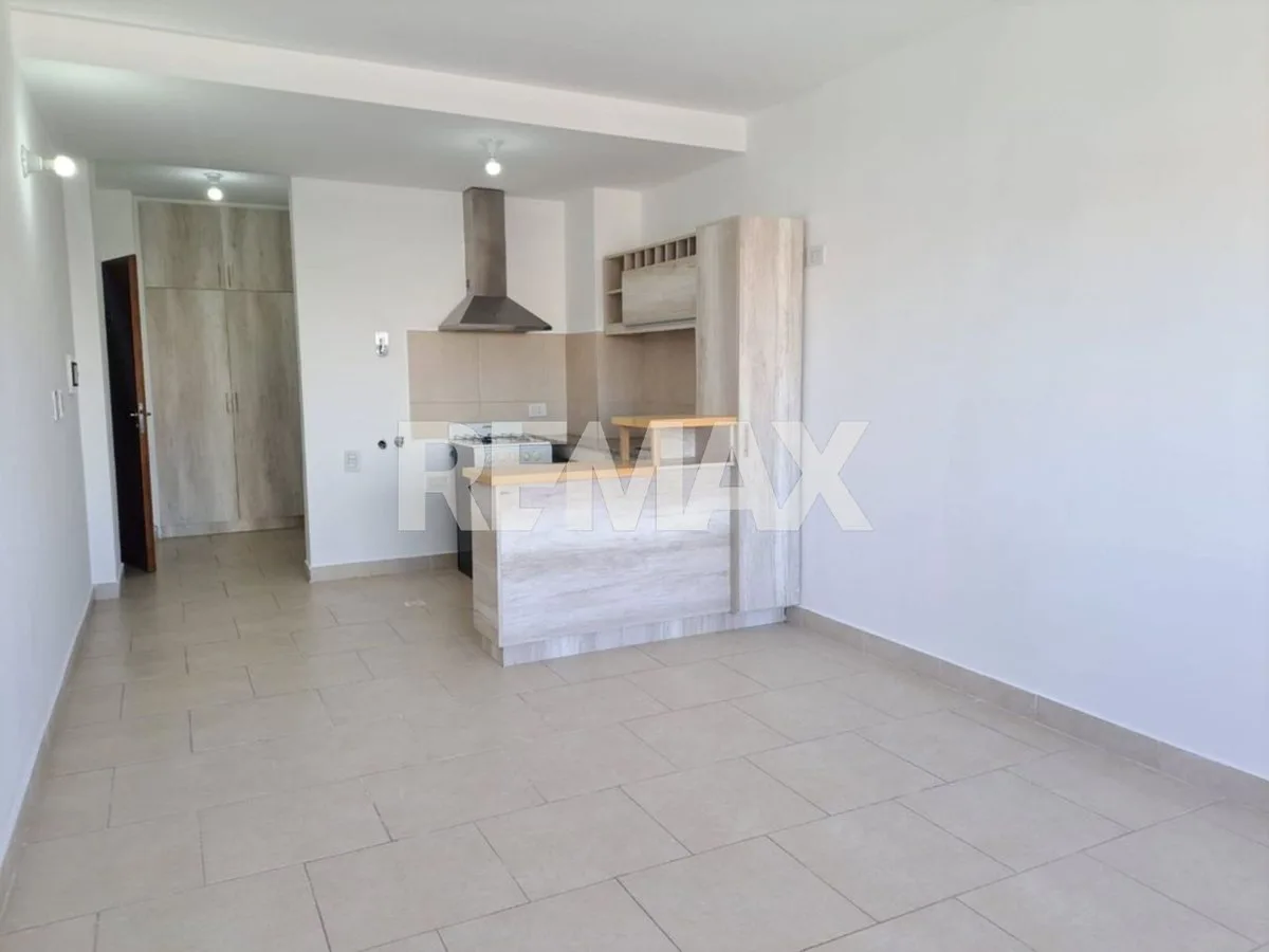 VENTA MONOAMBIENTE CON COCHERAS CIPOLLETTI foto 5