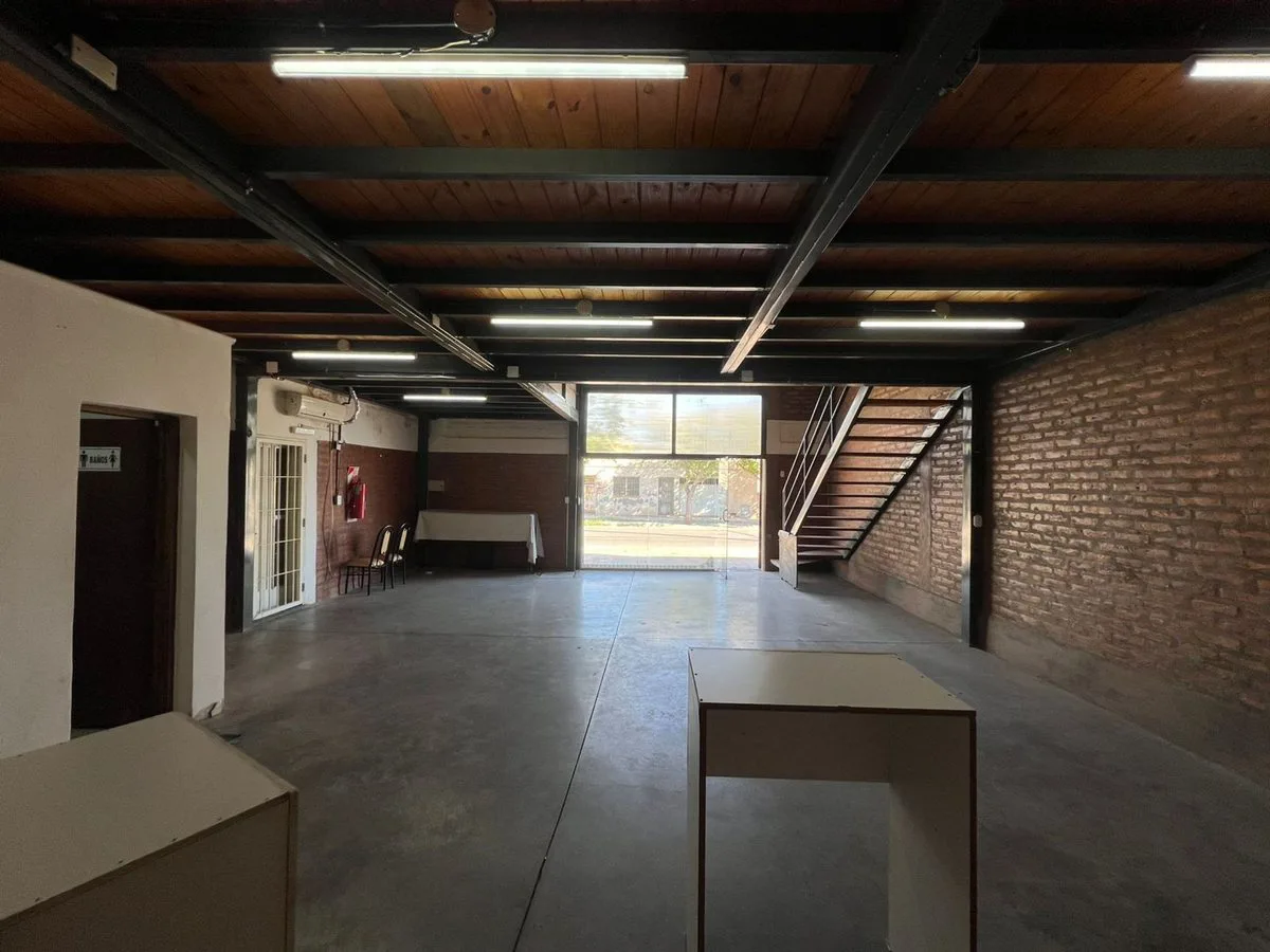 VENTA DE 3 LOCALES COMERCIALES. VILLA KRAUSE foto 5
