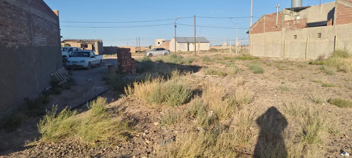 Excelente lote 300 m2 con escritura en Centenario