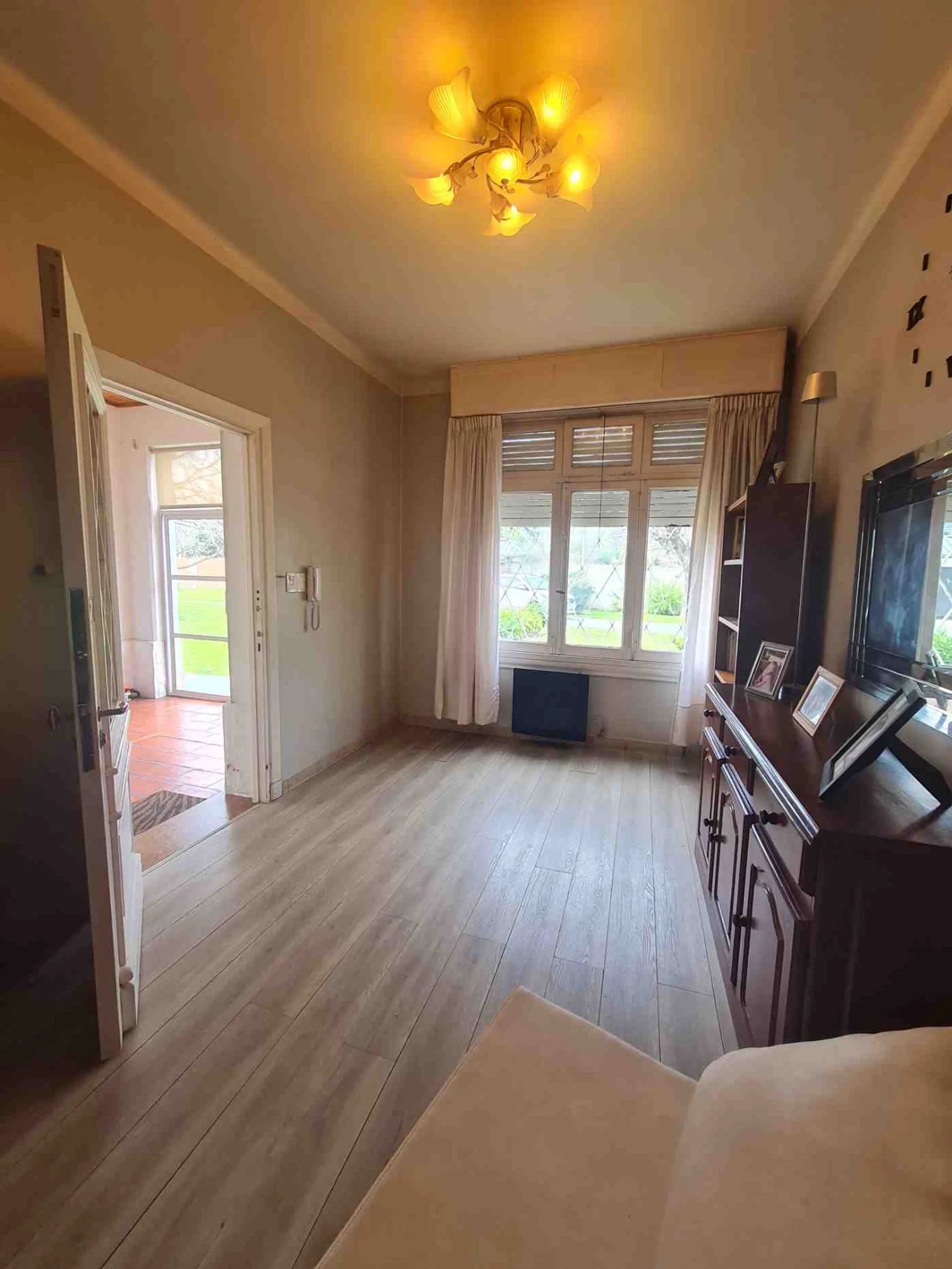 Venta de chalet 5 ambientes B Champagnat, Lujan. foto 2