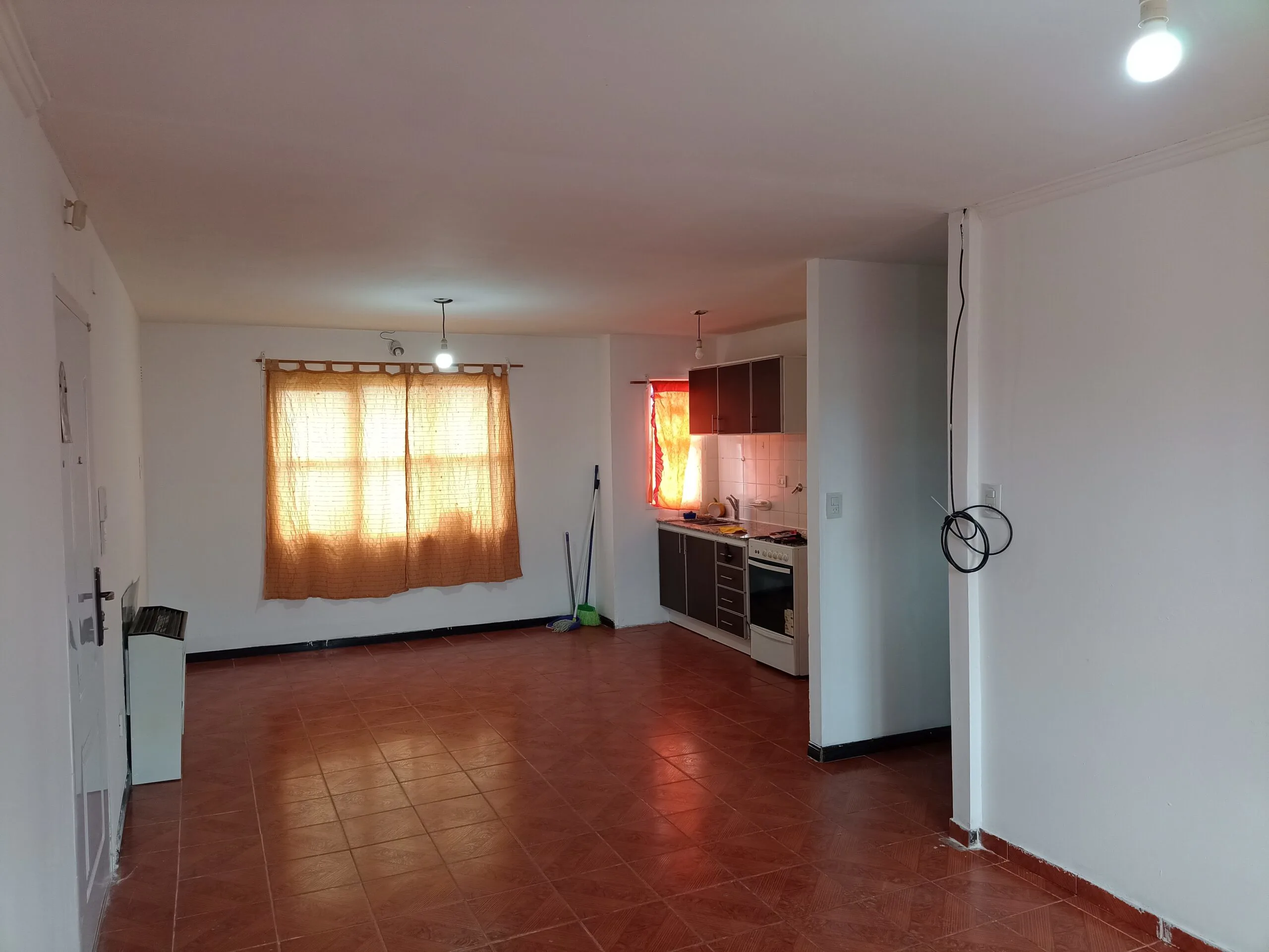 VENTA -CASA 2 DORMITORIOS – B CHACRA XIII foto 3