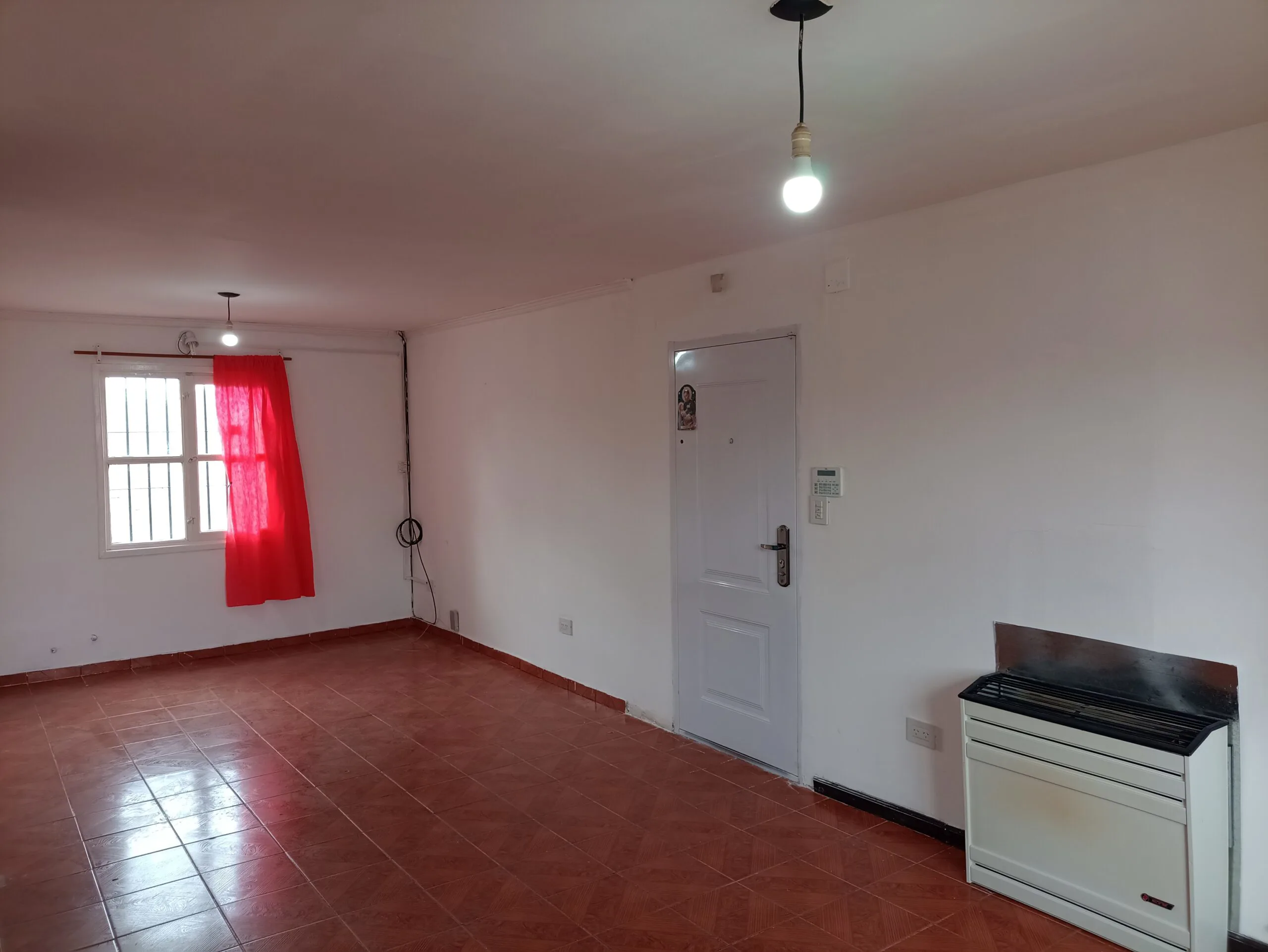 VENTA -CASA 2 DORMITORIOS – B CHACRA XIII foto 4