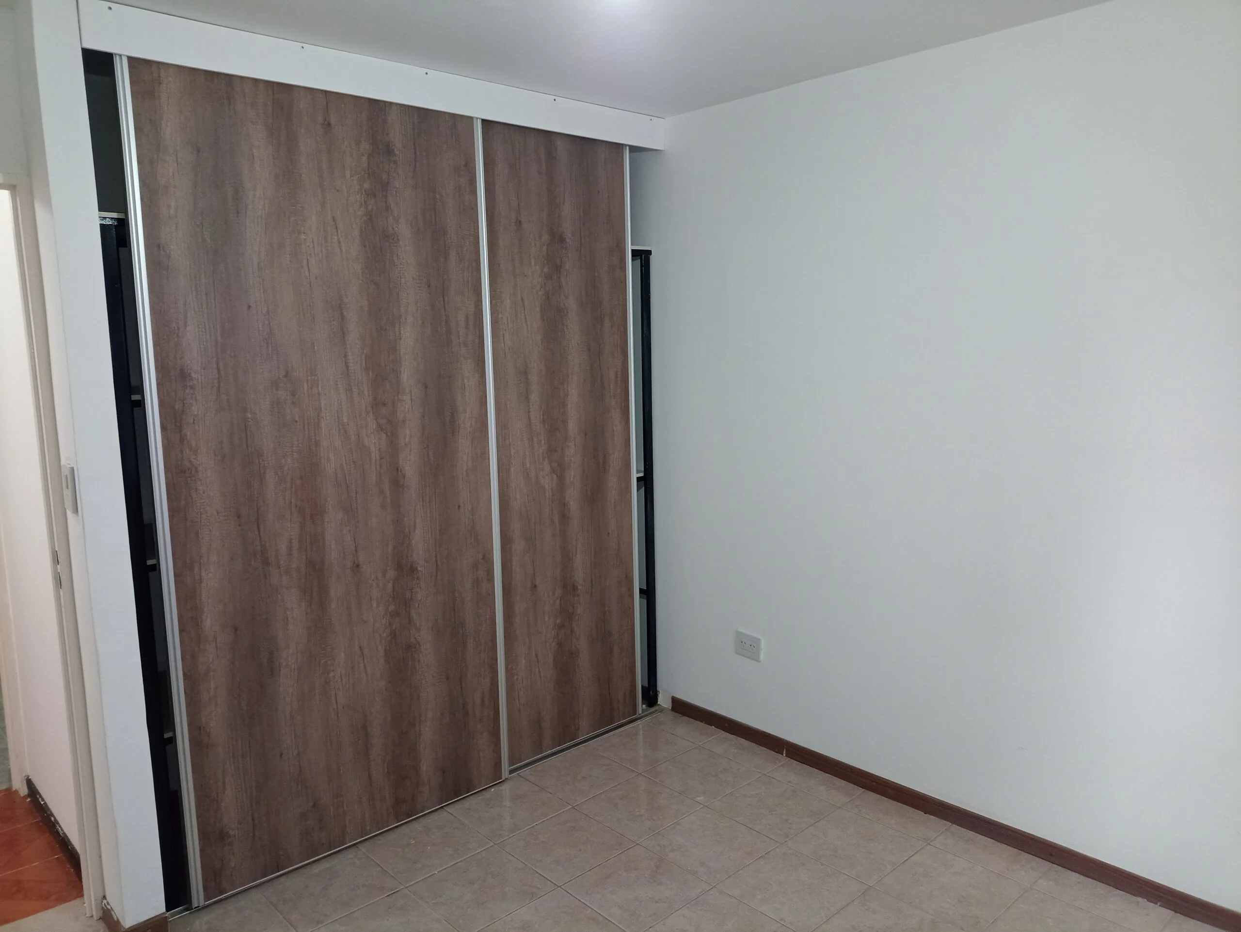 VENTA -CASA 2 DORMITORIOS – B CHACRA XIII foto 5