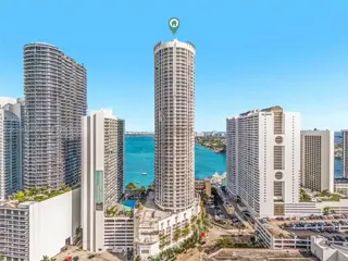 1750 N Bayshore 1700 foto 1