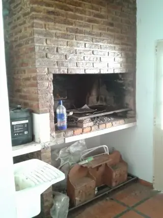 VENTA DE TERRENO CON QUINCHO, LOTE DE 10 X 33 mts. EN CARLOS CASARES foto 2