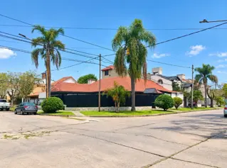 Casa de Categoría en Barrio Guadalupe. A 2 Cuadras de Avenida Costanera foto 1