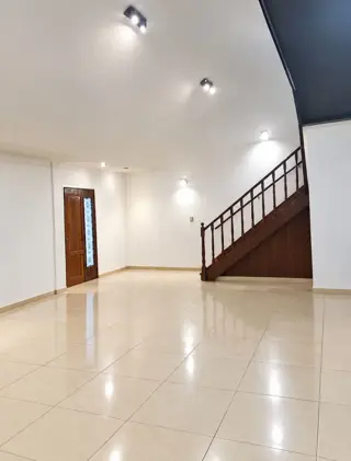 Casa de Categoría en Barrio Guadalupe. A 2 Cuadras de Avenida Costanera foto 3