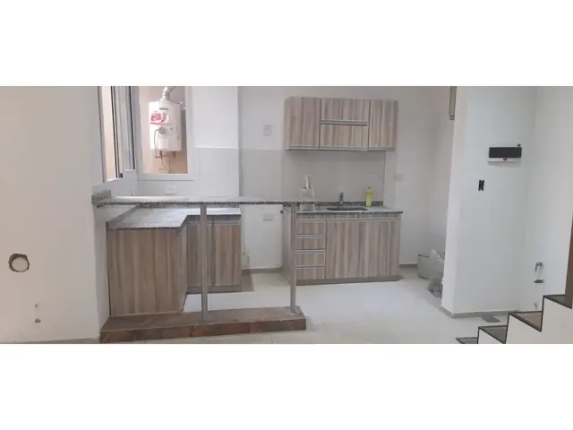 Dpto Tipo Casa reformado a nuevo de 3 ambientes conformado en tres plantas, Piedrabuena 5040 - Villa Riachuelo – Capital Federal