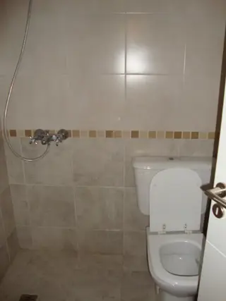 LOCAL COMERCIAL A LA CALLE, EN VILLA CARLOS PAZ, ALQUILER ANUAL foto 5