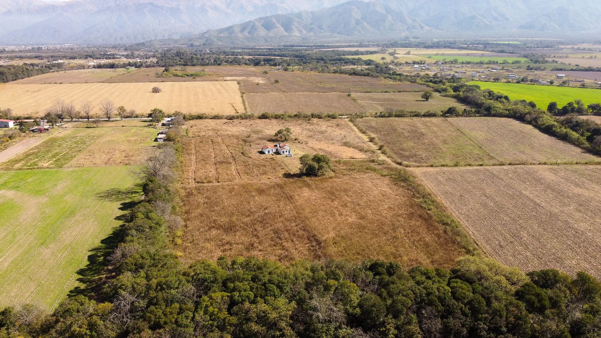 VENTA CASA DE CAMPO AMPLIO TERRENO VALLE DE LERMA foto 2