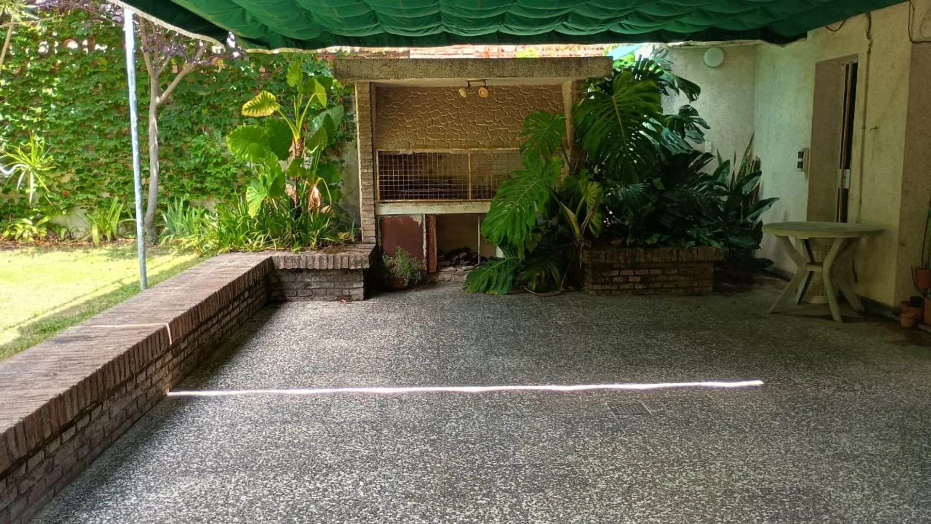 VENTA CASA 4 DORMITORIOS CON PATIO REP. LA SEXTA foto 2