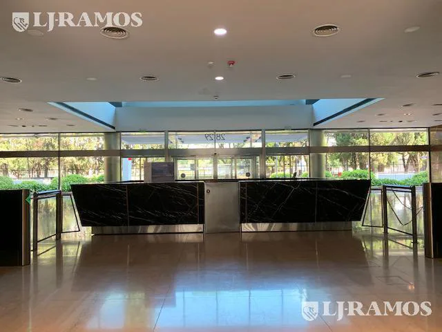 Alquiler de oficina en Olivos foto 4