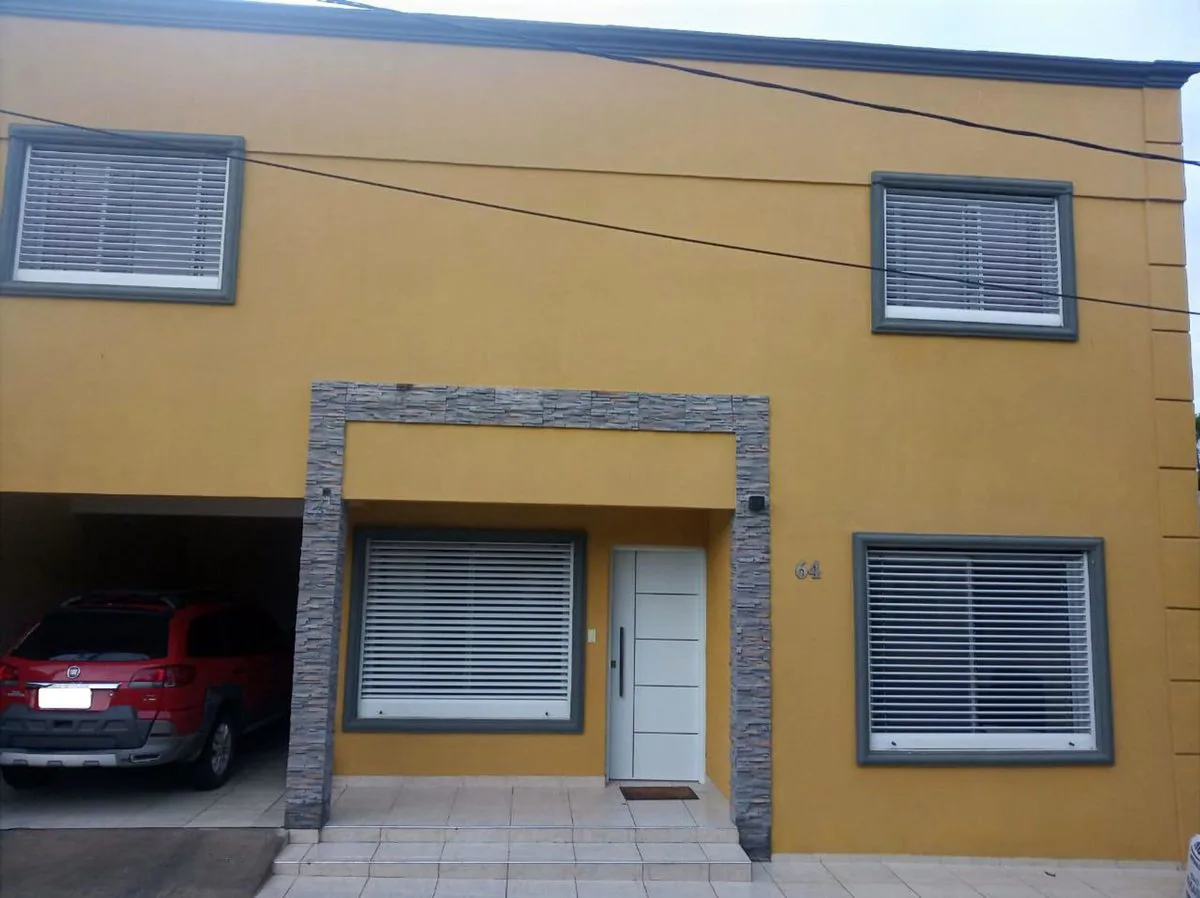 Casa mas departamento en Libertador San martin foto 2