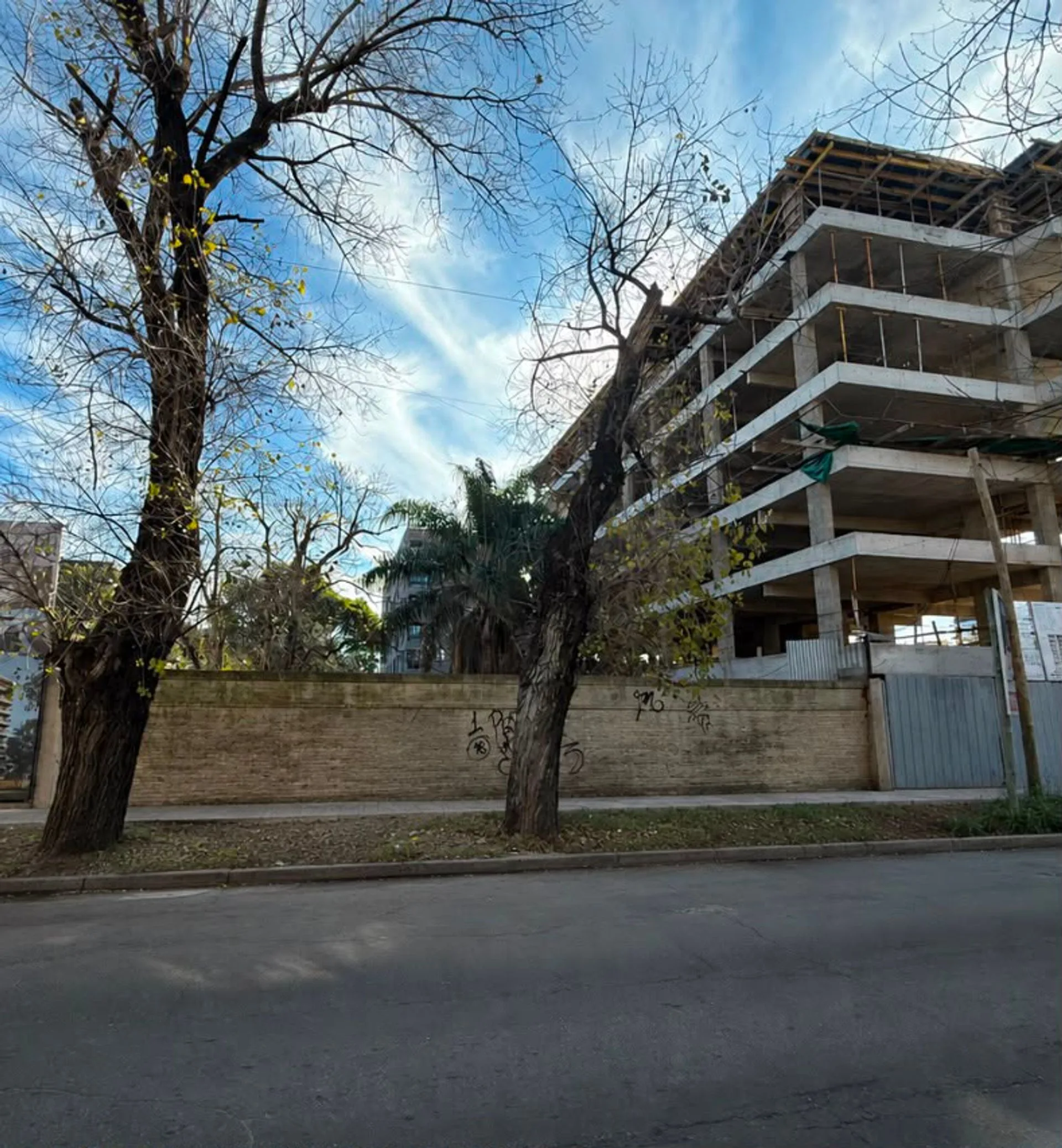 VENTA DE LOTE EN EL CENTRO DE ITUZAINGO foto 2