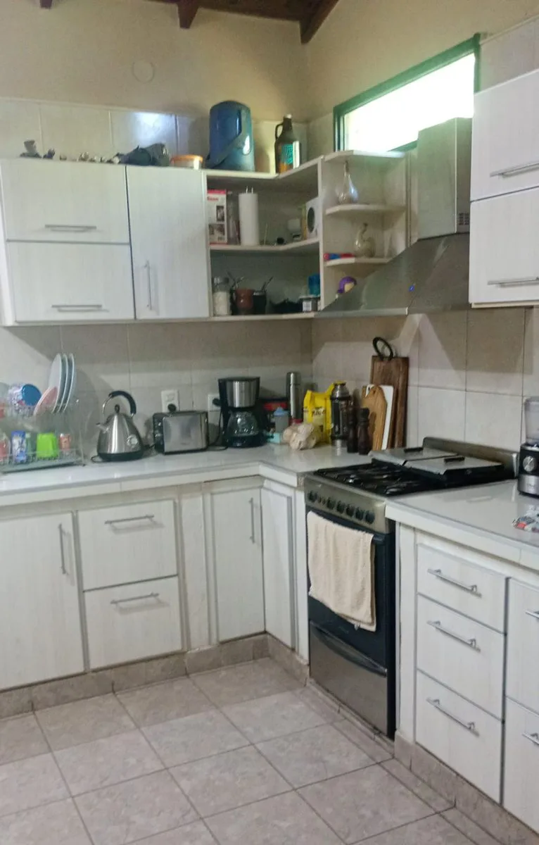 VENTA EXCELENTE QUINTA CON PILETA HERMOSA ZONA foto 4