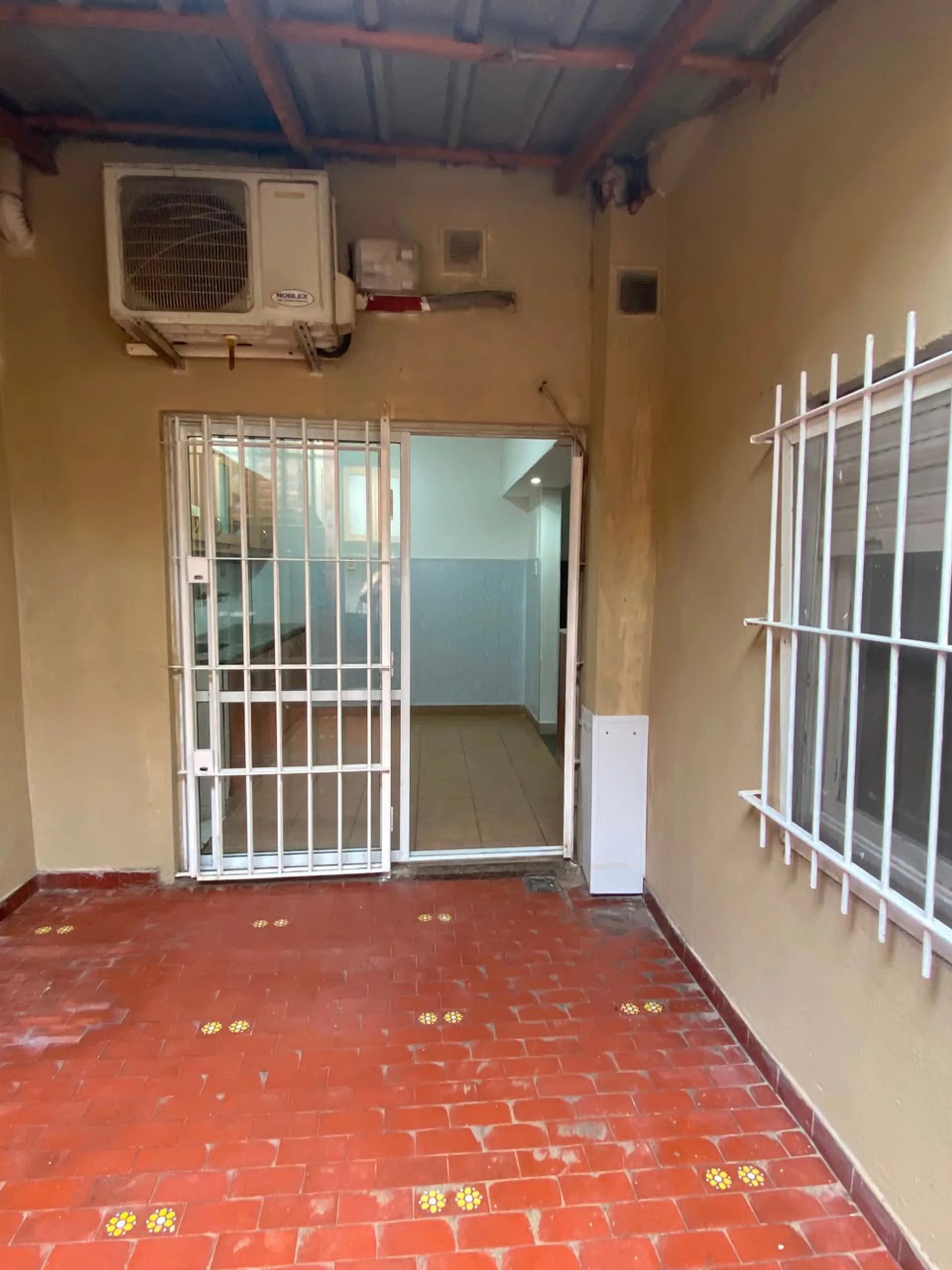 VENTA CASA 3 AMBIENTES CON PATIO TABLADA foto 4