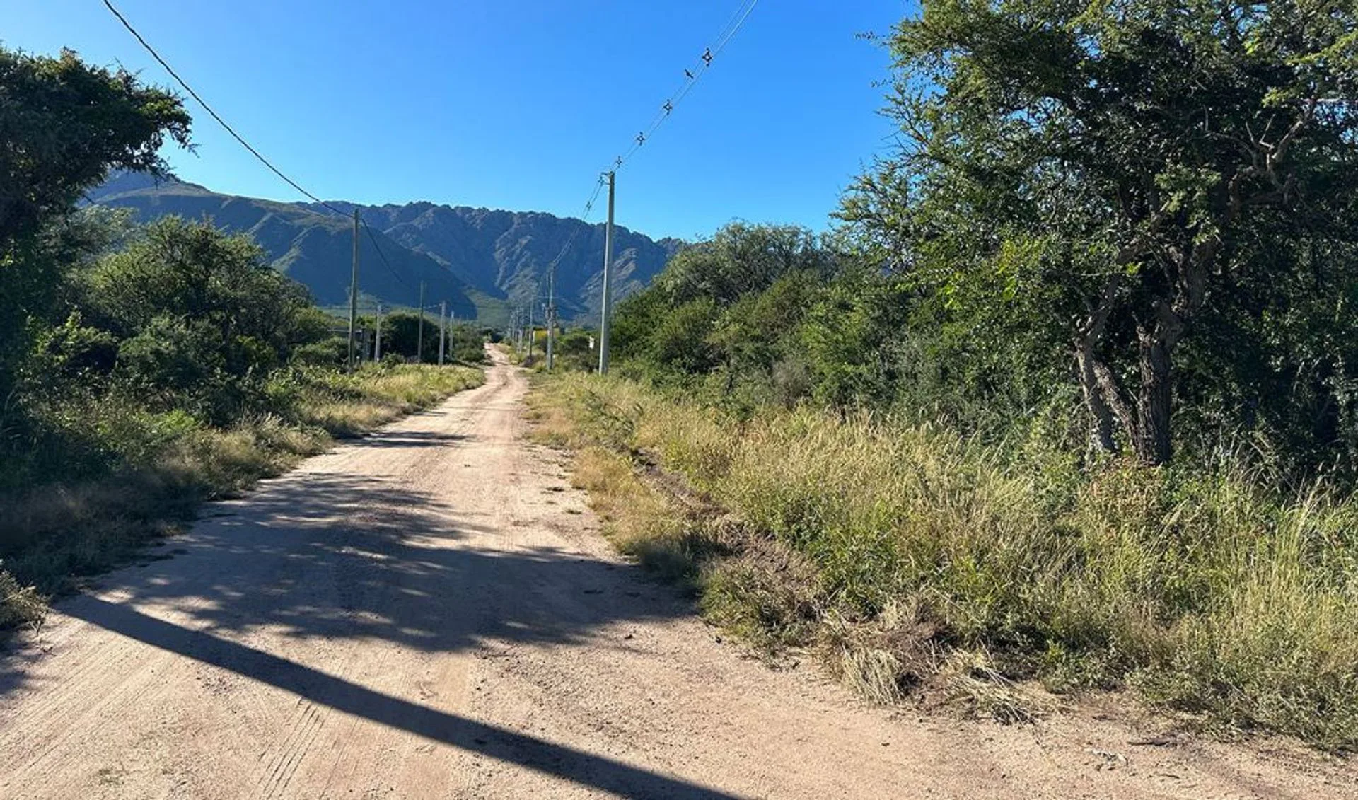 Terreno en Cortaderas a 6 cuadras de la Plaza foto 3