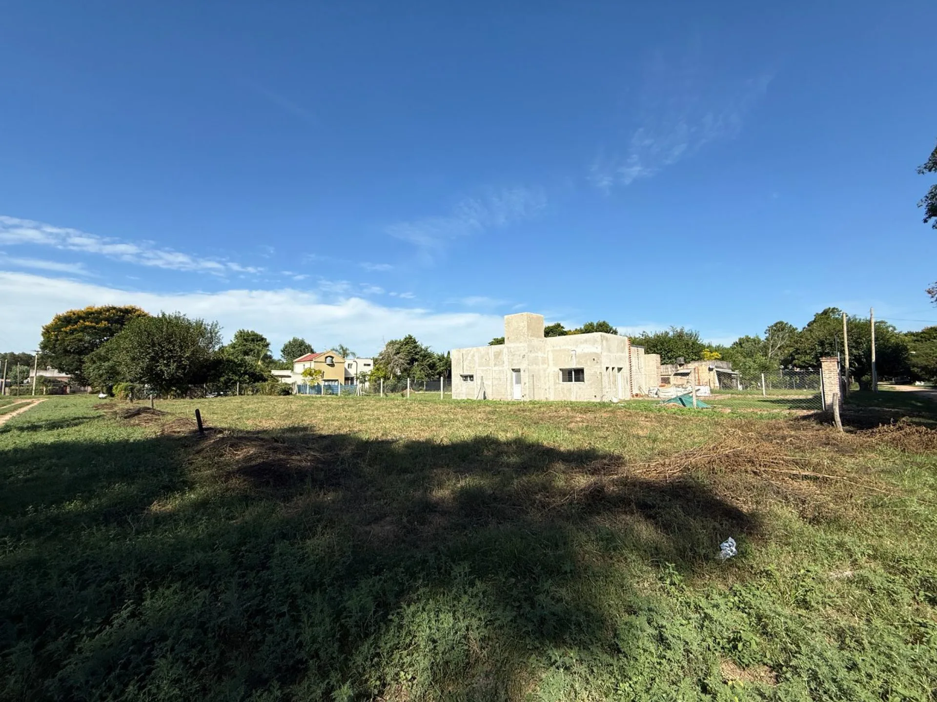 REMAX VENDE TERRENO AV LOS NARANJOS ARROYO LEYES.