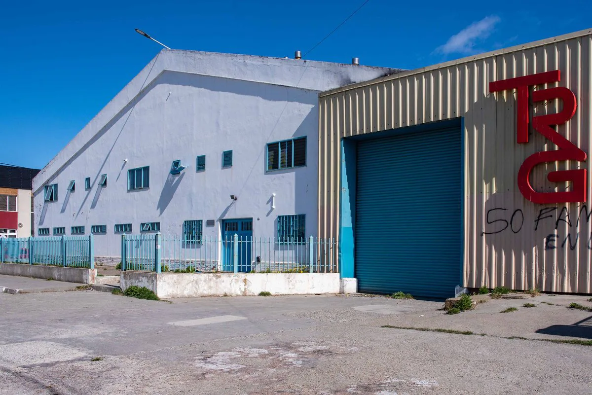 ALQUILER – IMPORTANTE PROPIEDAD INDUSTRIAL EN RÍO foto 2