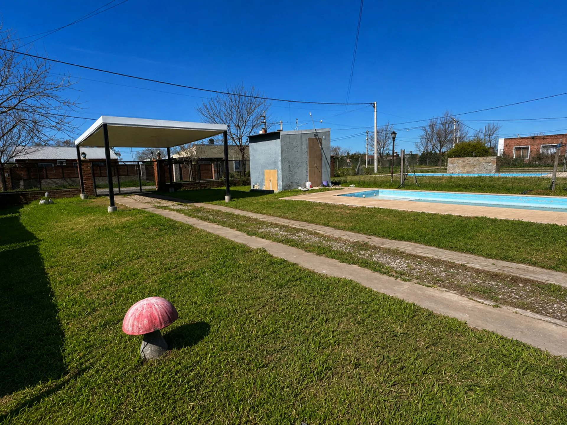 VENTA: CASA DE 2 DORMITORIOS Y PILETA EN ROLDAN foto 3