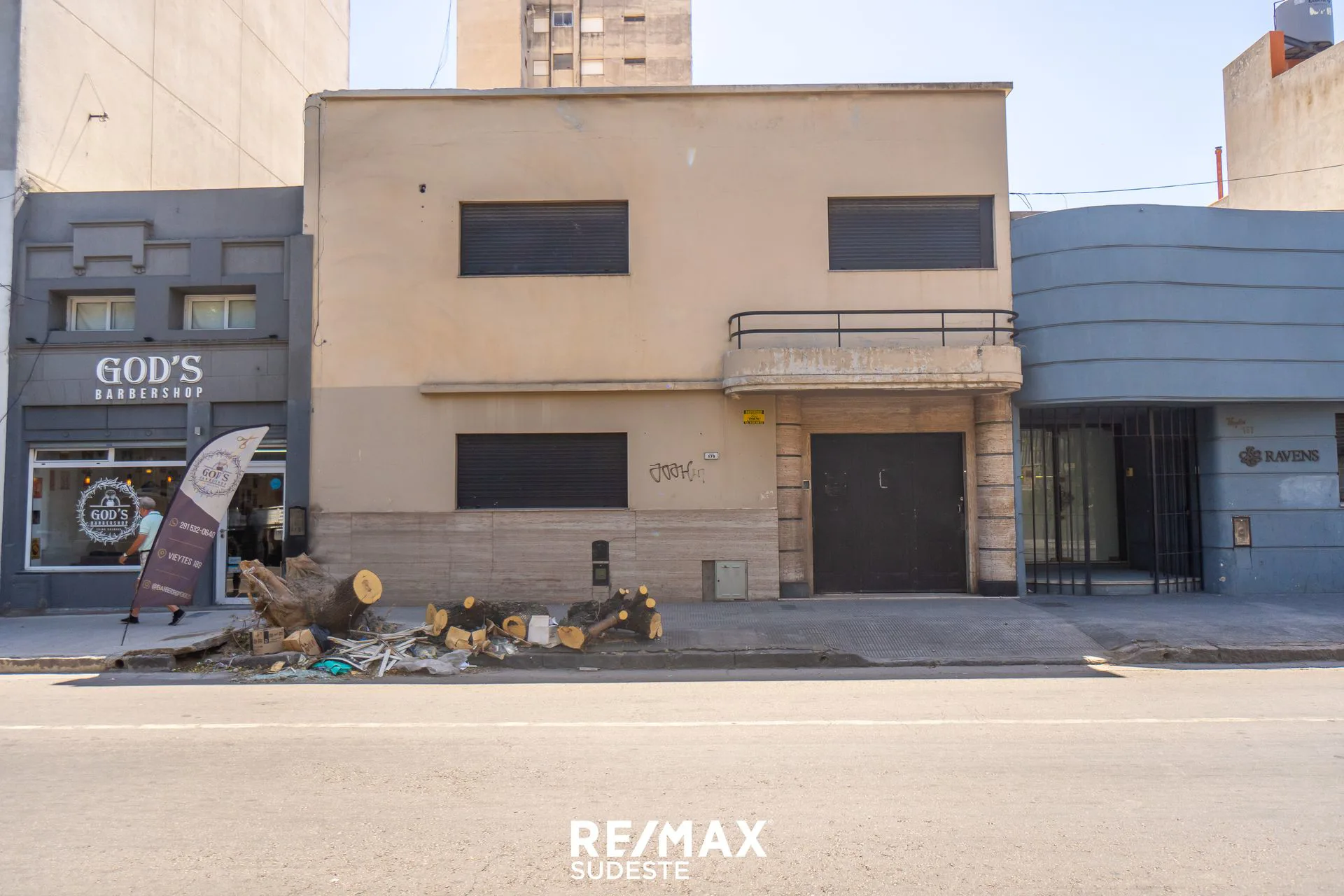 Casa de 3 dormitorios con jardín, garage y terraza foto 2