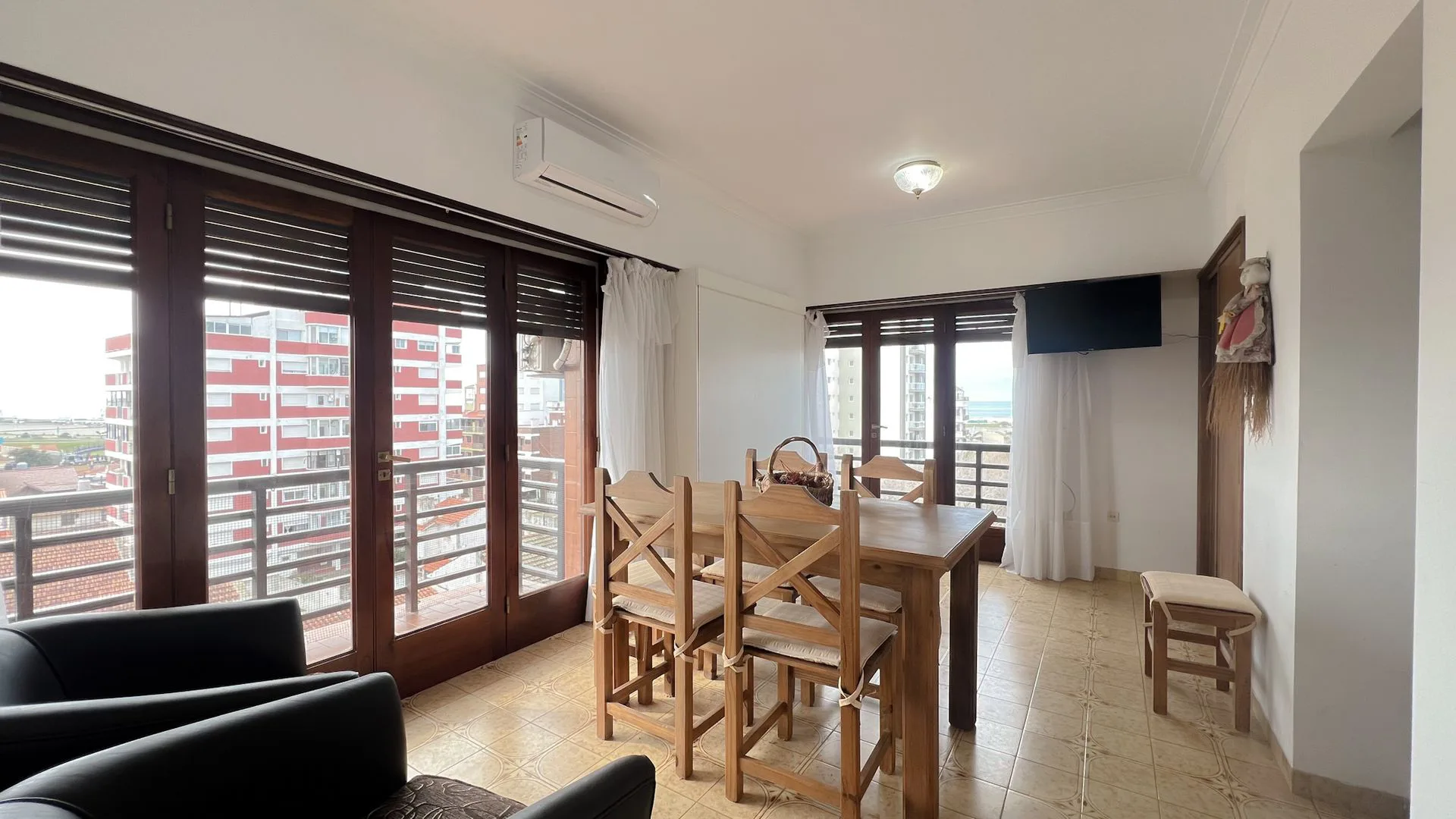 VENTA DEPTO 2 AMBIENTES CON VISTA AL MAR foto 3