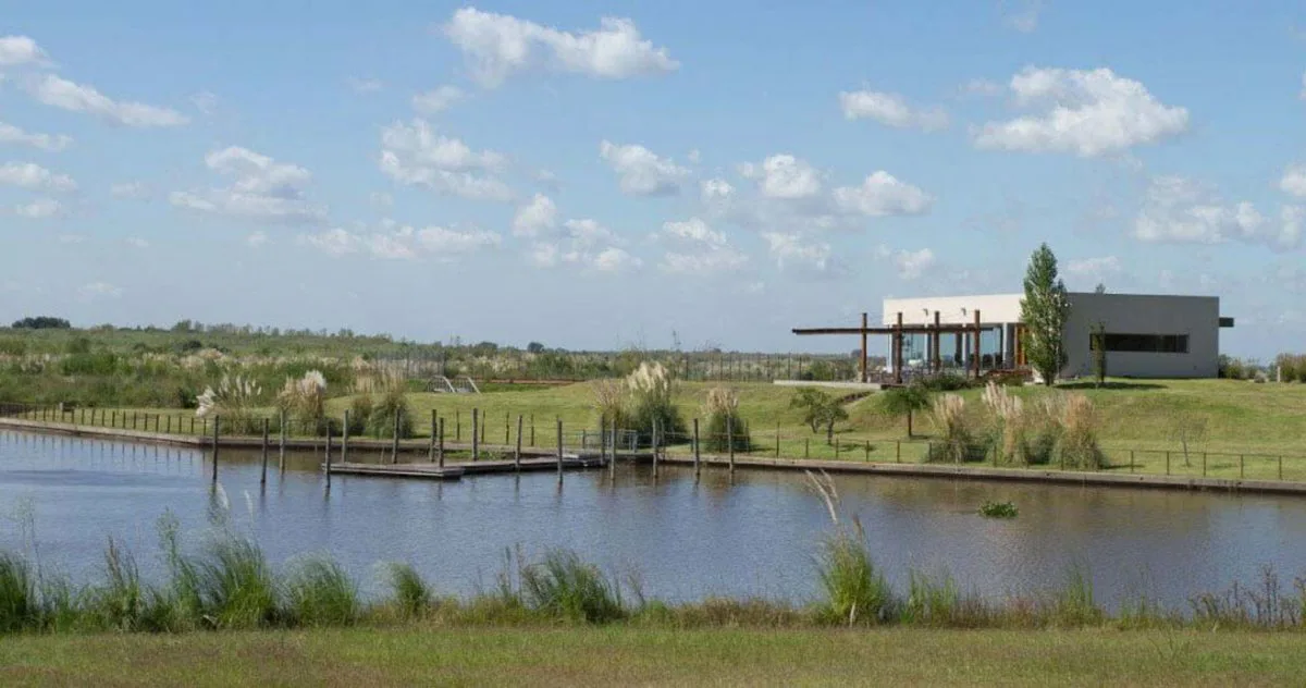 Lote a la Laguna Barrio Náutico El Cazal Escobar foto 4