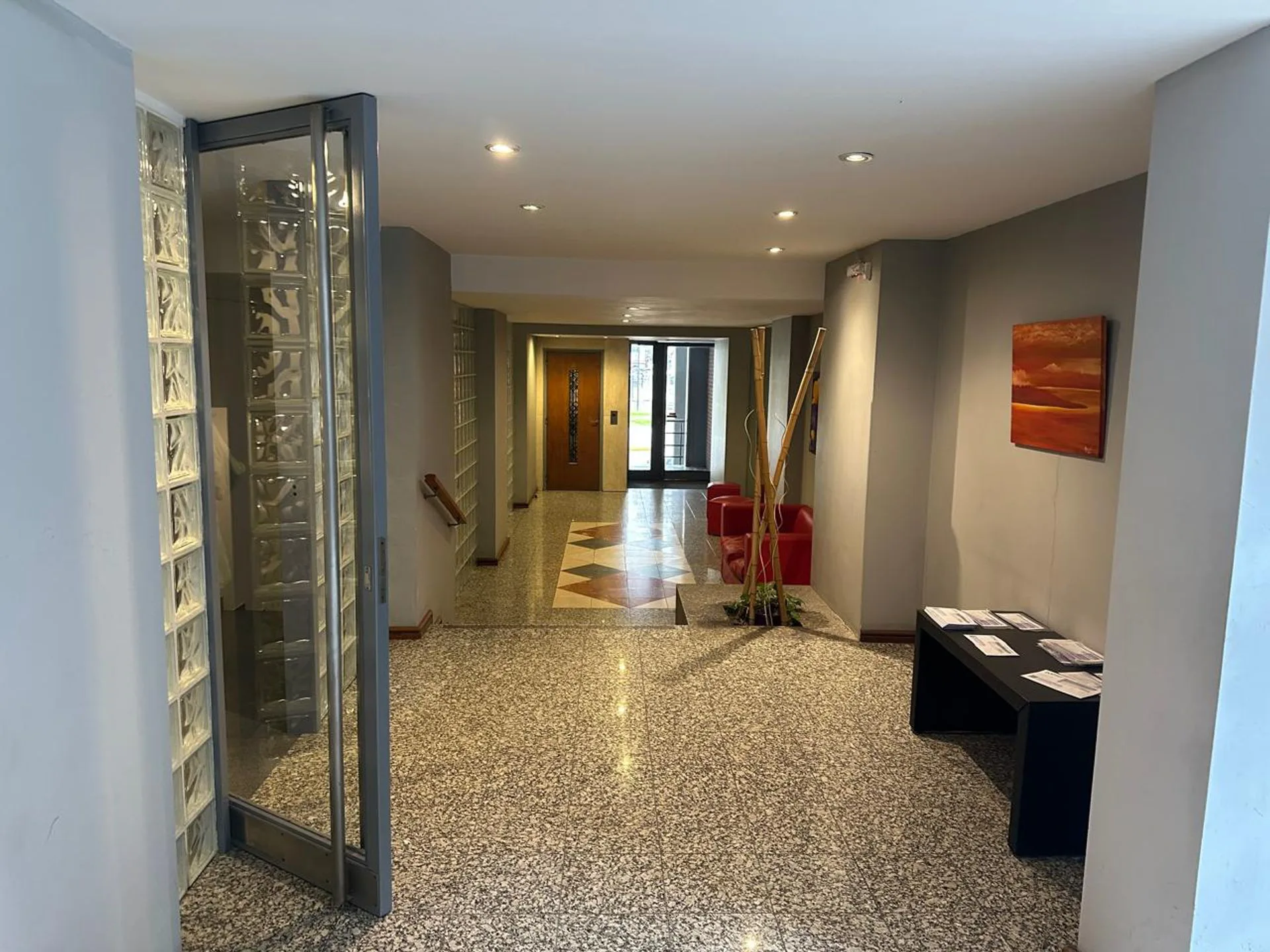 VENTA DEPTO 4 AMBIENTES CON COCHERA QUILMES CENTRO foto 3