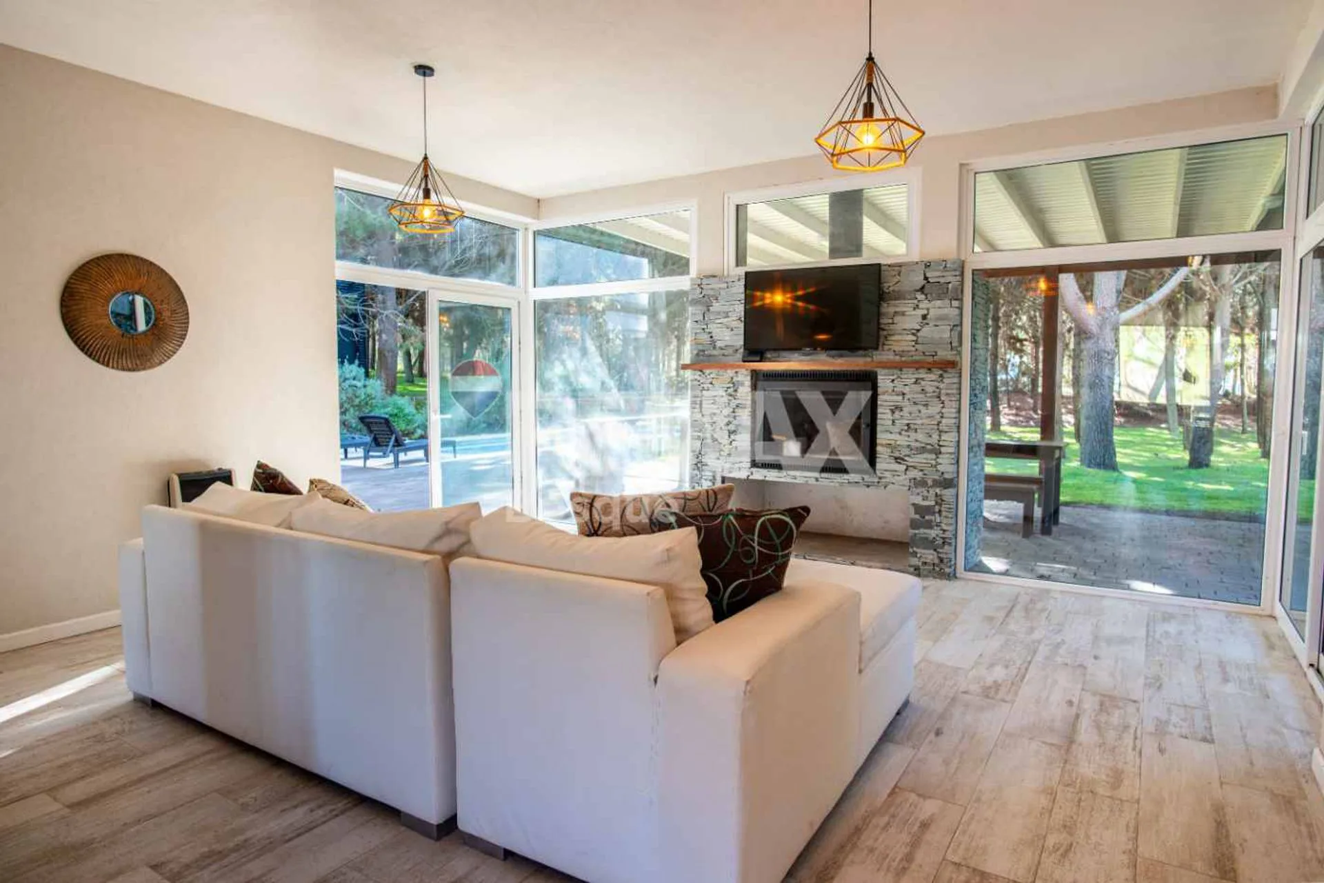 CASA VENTA COSTA ESMERALDA - FONDO LIBRE AL GOLF foto 4