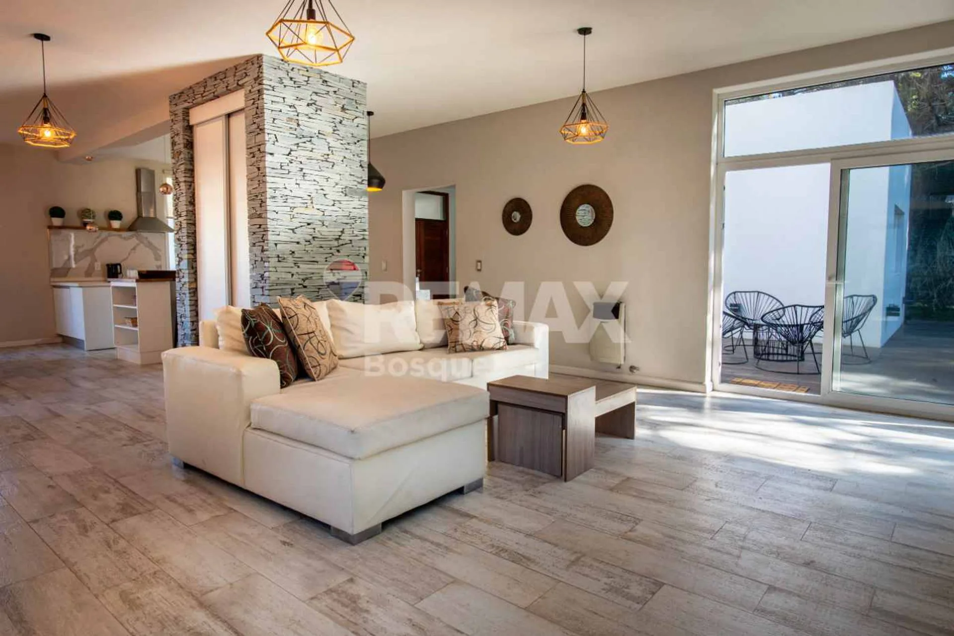 CASA VENTA COSTA ESMERALDA - FONDO LIBRE AL GOLF foto 5