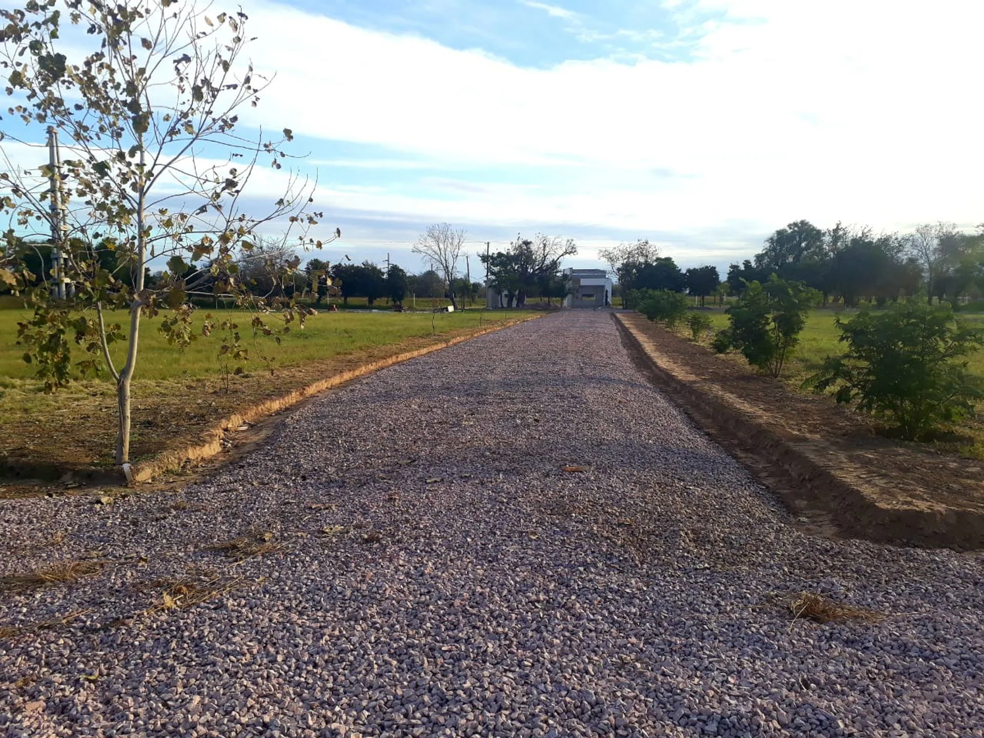Exclusivo lote de 2.152 m²-Santa Bárbara CountrY foto 4